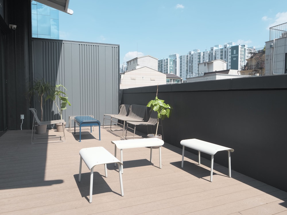 Upflo Hostel 45/60