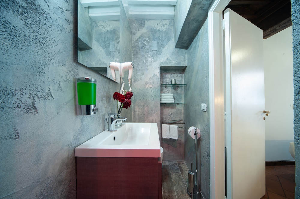 Navona Rooms with Jacuzzi 67/71
