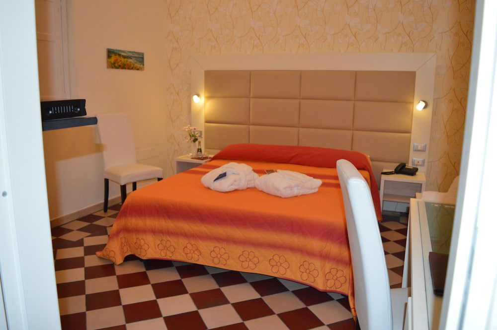 Villa Italia Bed And Breakfast 8/49