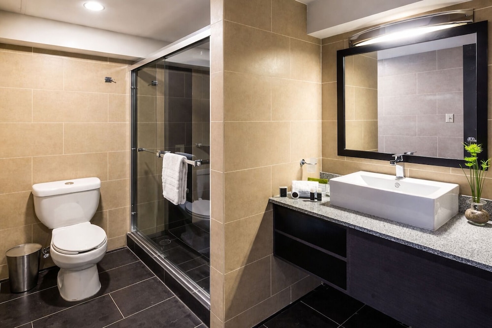 Urban Green Hotel & Suites 51/52