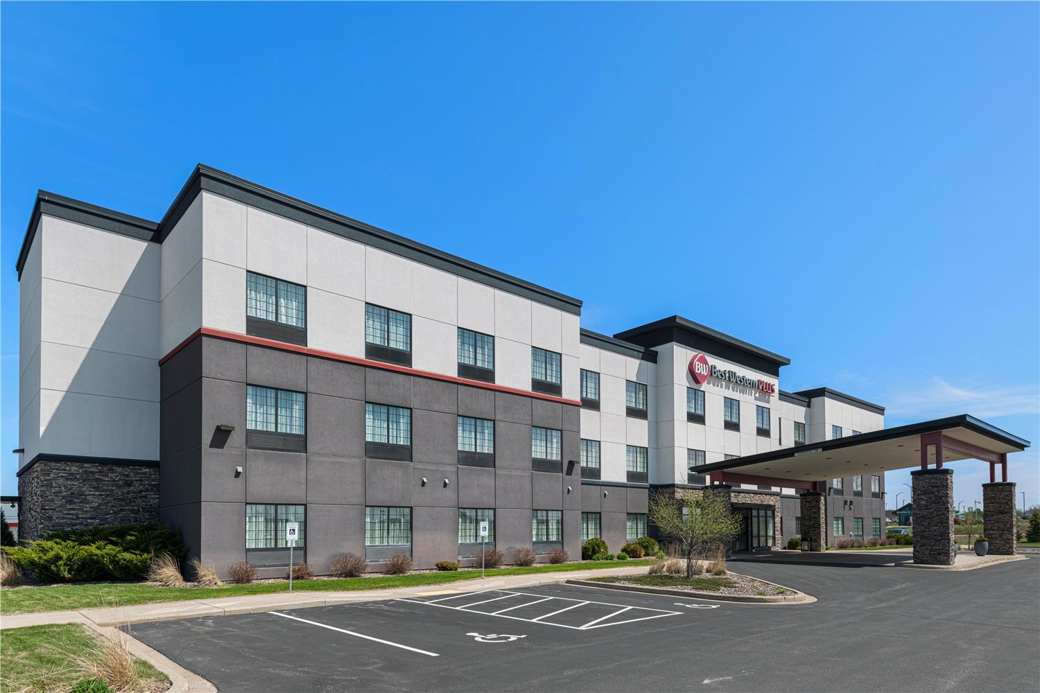 Best Western Plus New Richmond Inn & Suites 2/40