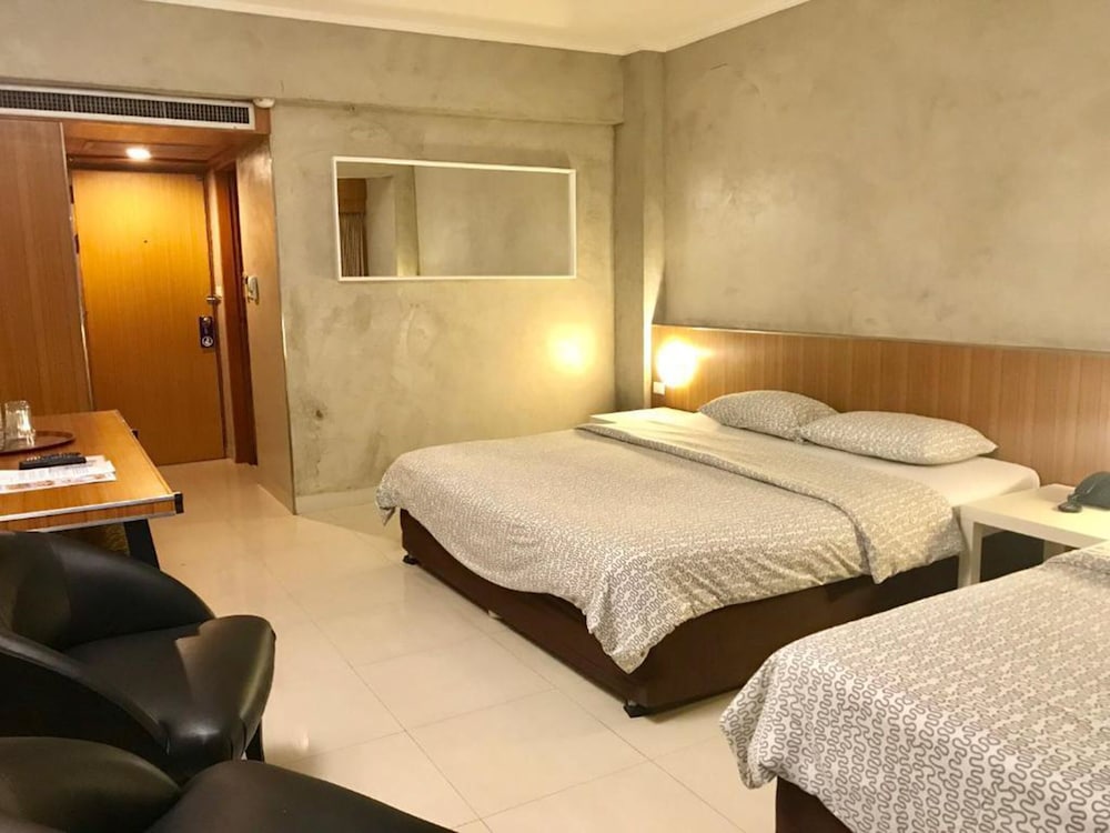 White Palace Hotel Bangkok 27/72
