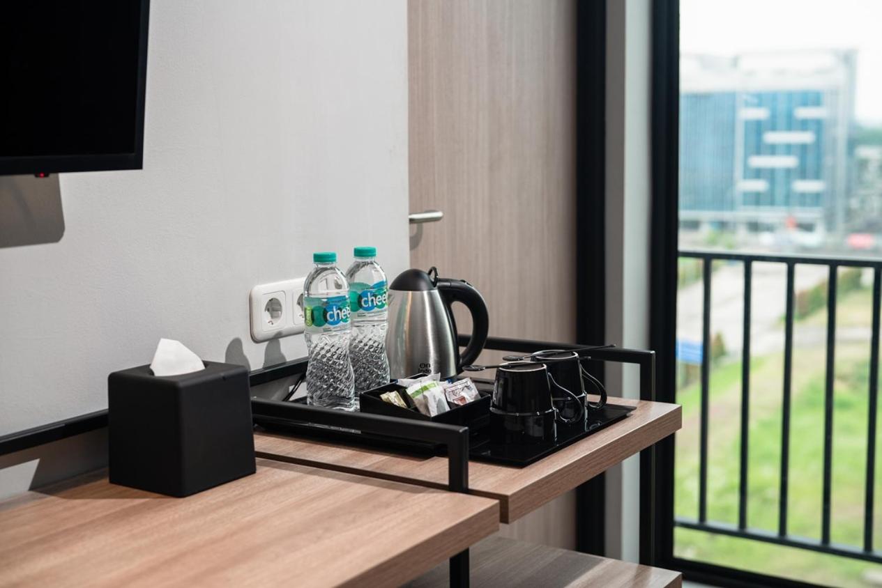 Conjioo Hotel Jakarta Managed by MHM 14/17