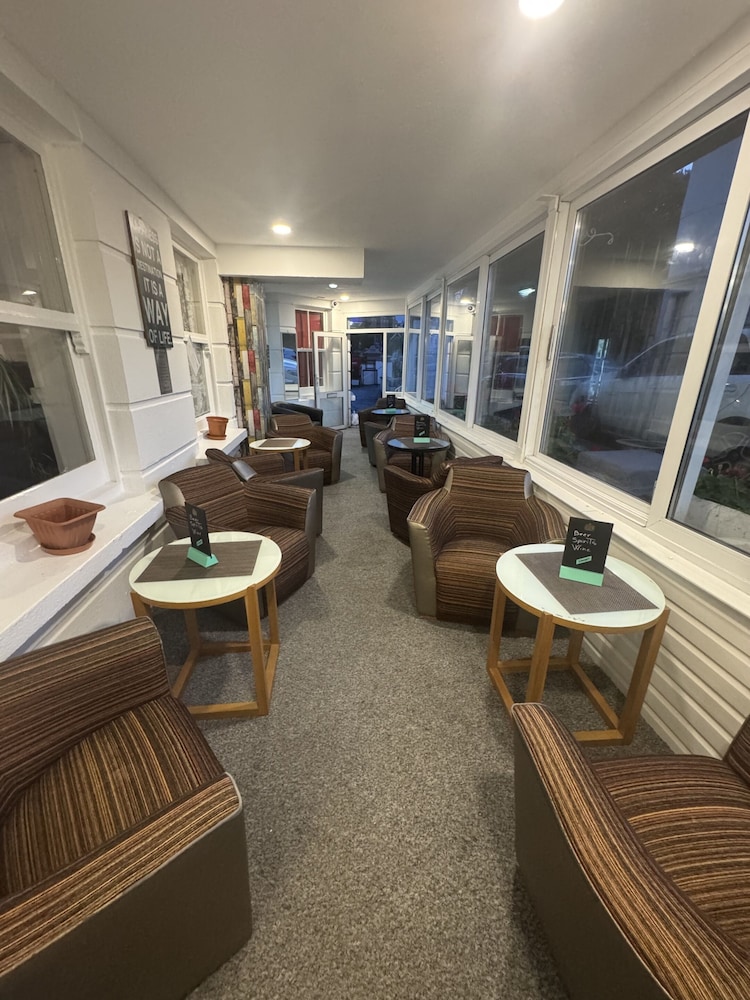 Carlton Court Hotel Eastbourne 31/49