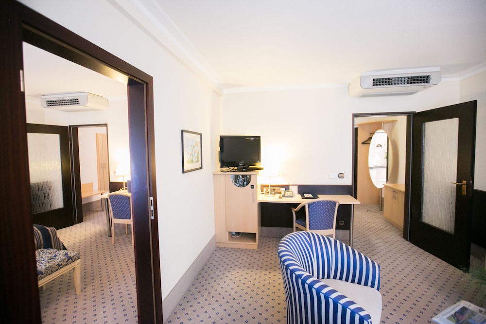 Holiday Inn - The Niu, Stream Monchengladbach 31/71
