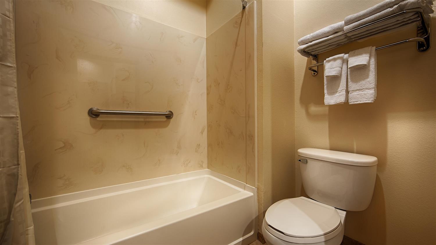 غرفة بسريرين كوين، Best Western Lockhart Hotel & Suites 2/2