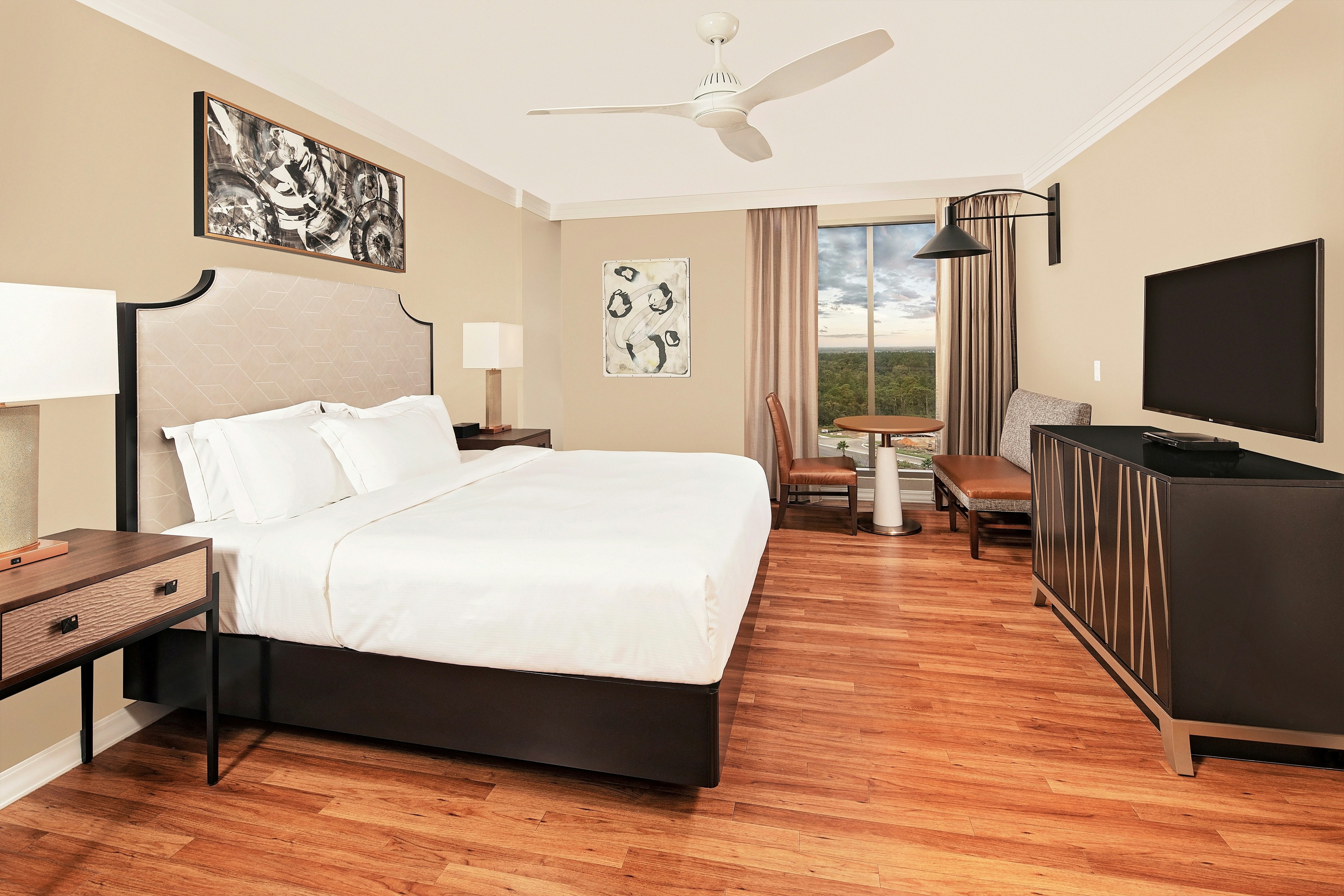 PENTHOUSE, STUDIO, KING BED
