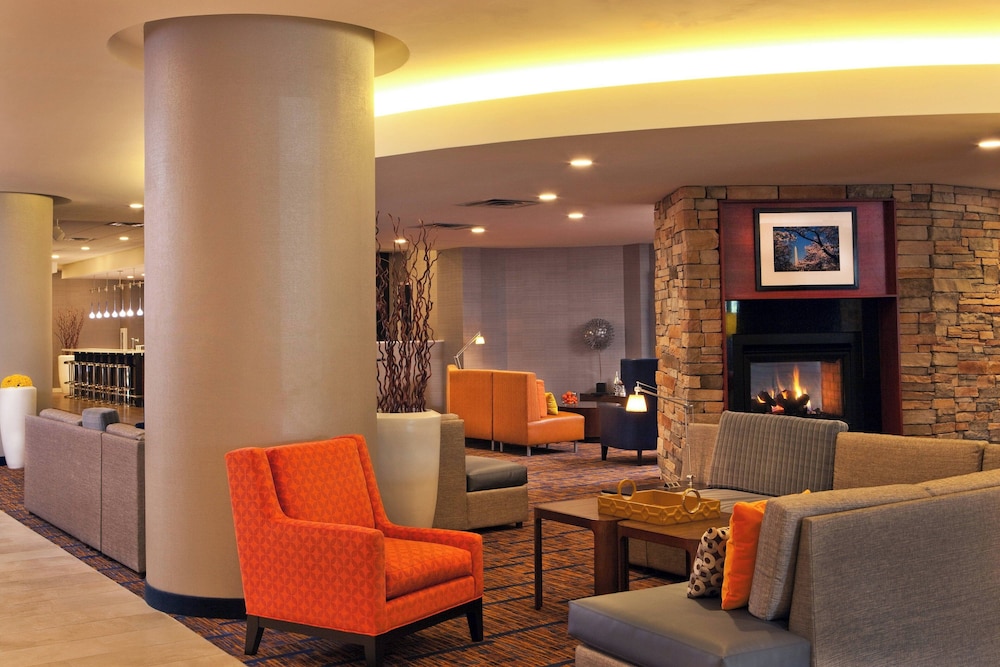 Courtyard By Marriott Alexandria Pentagon South 10/20