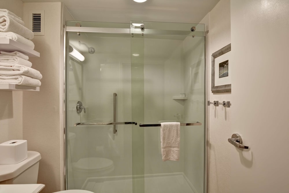 Hampton Inn Memphis-Poplar 23/53