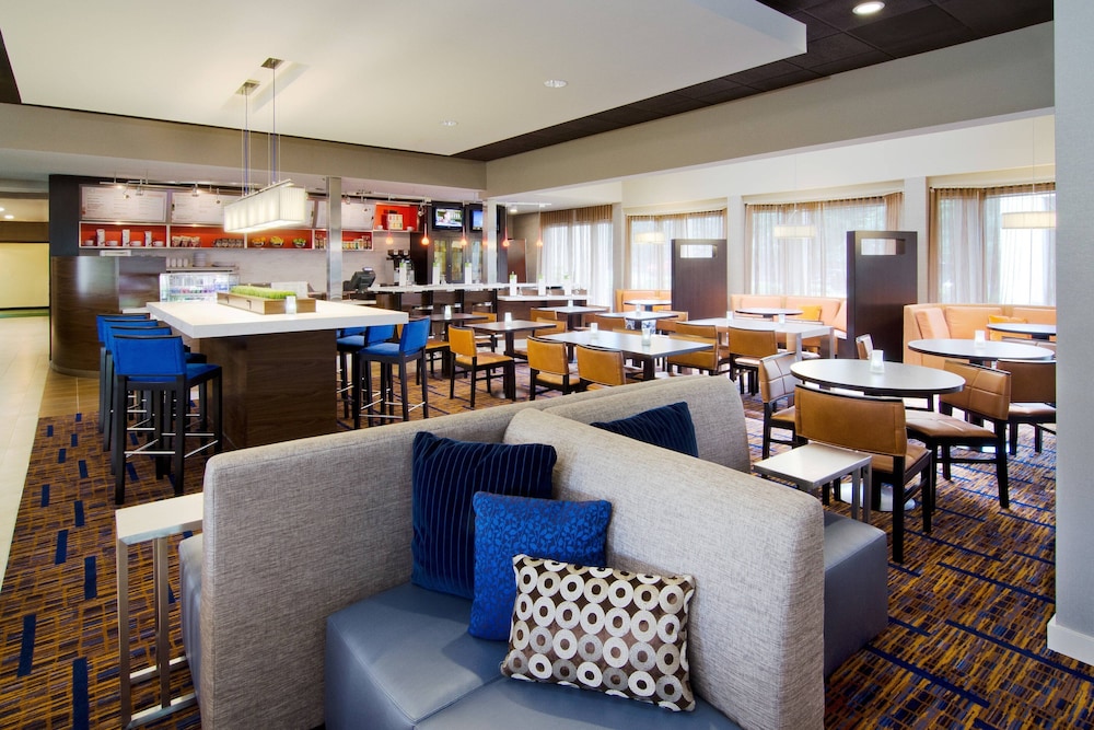 Courtyard By Marriott Portland Beaverton 19/24
