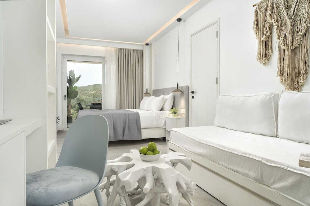 Myzith Luxury Suites 36/58
