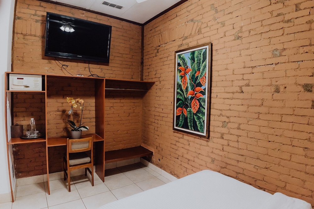 HOTEL DUNN INN 46/67
