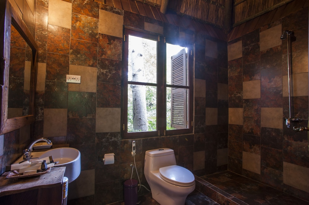 SELOUS KINGA LODGE 47/48