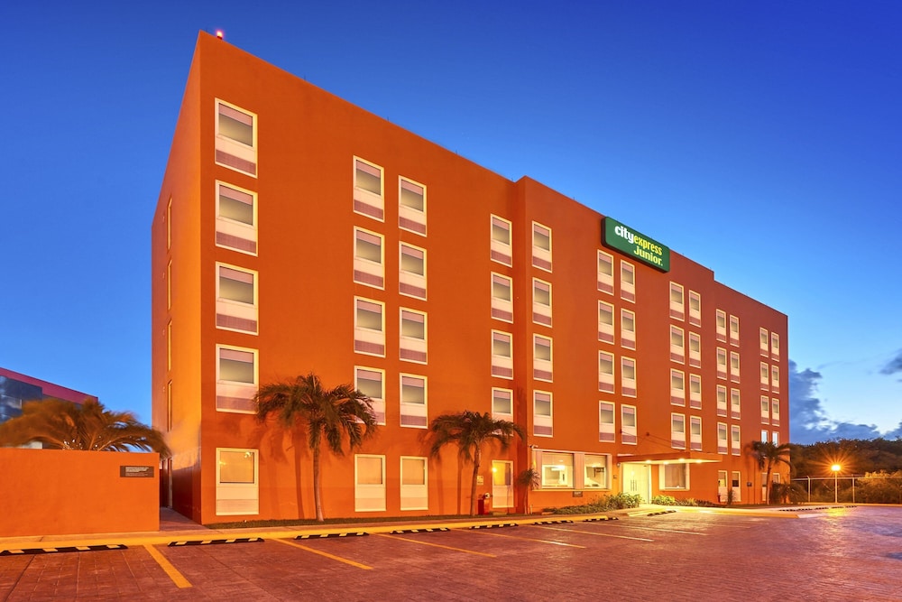City Express Junior by Marriott Ciudad del Carmen 6/50