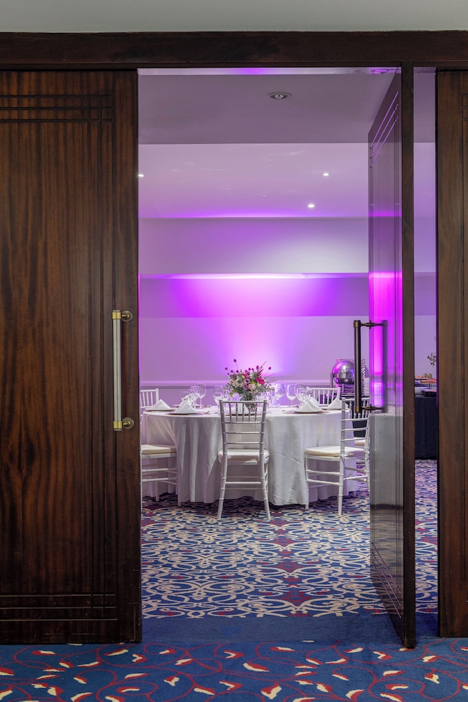 ARGENTA TOWER HOTEL 31/64