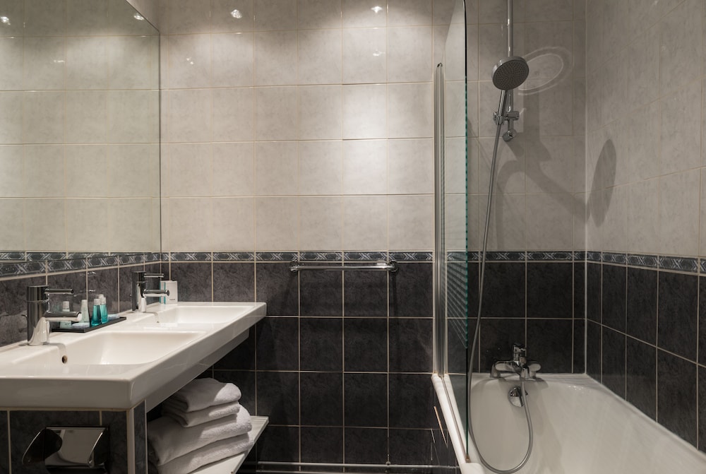 Hotel Saint Cyr Etoile 60/65