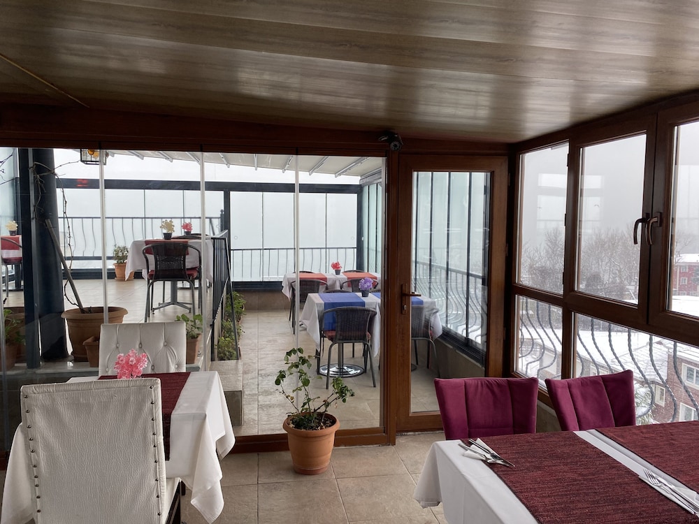 SPINEL HOTEL 32/50