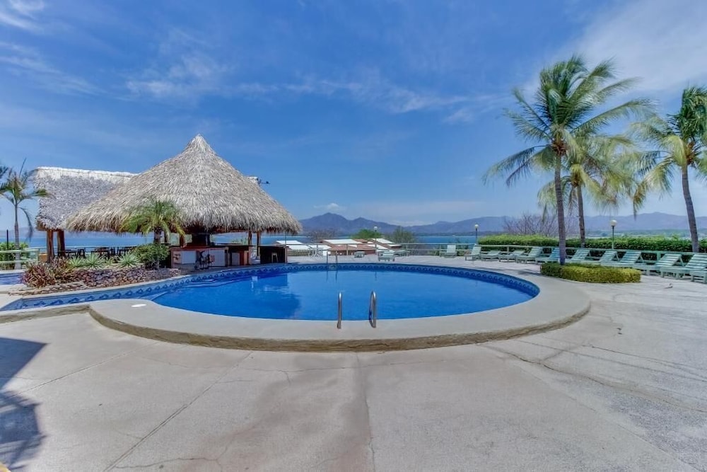 Flamingo Marina Resort 24/30