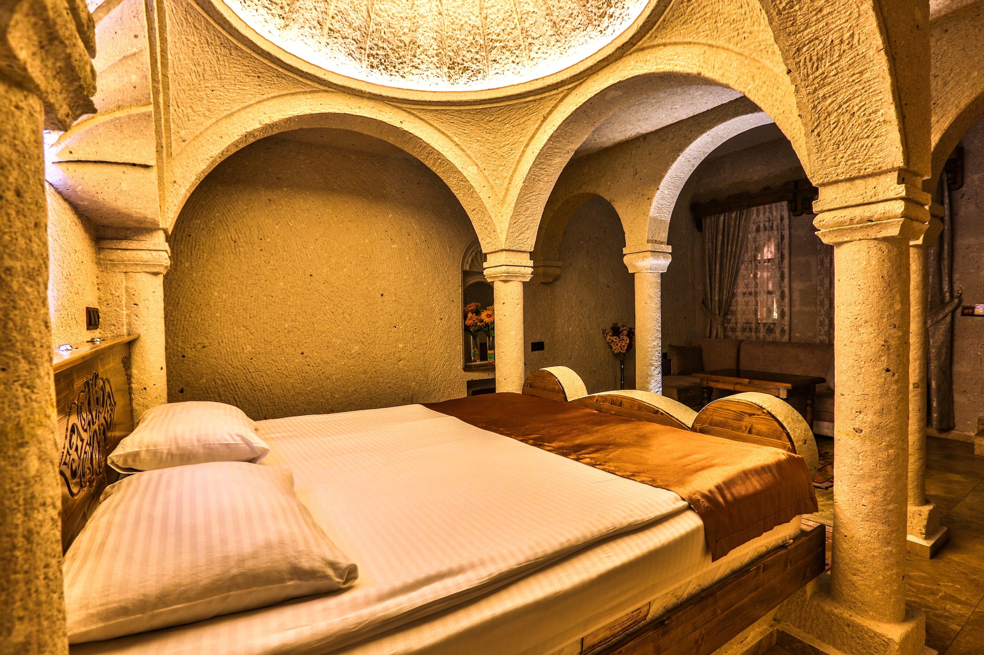 CAVE, SUITE