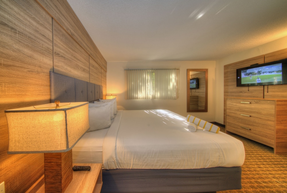 Club Lux Resort By the Beach 22/67
