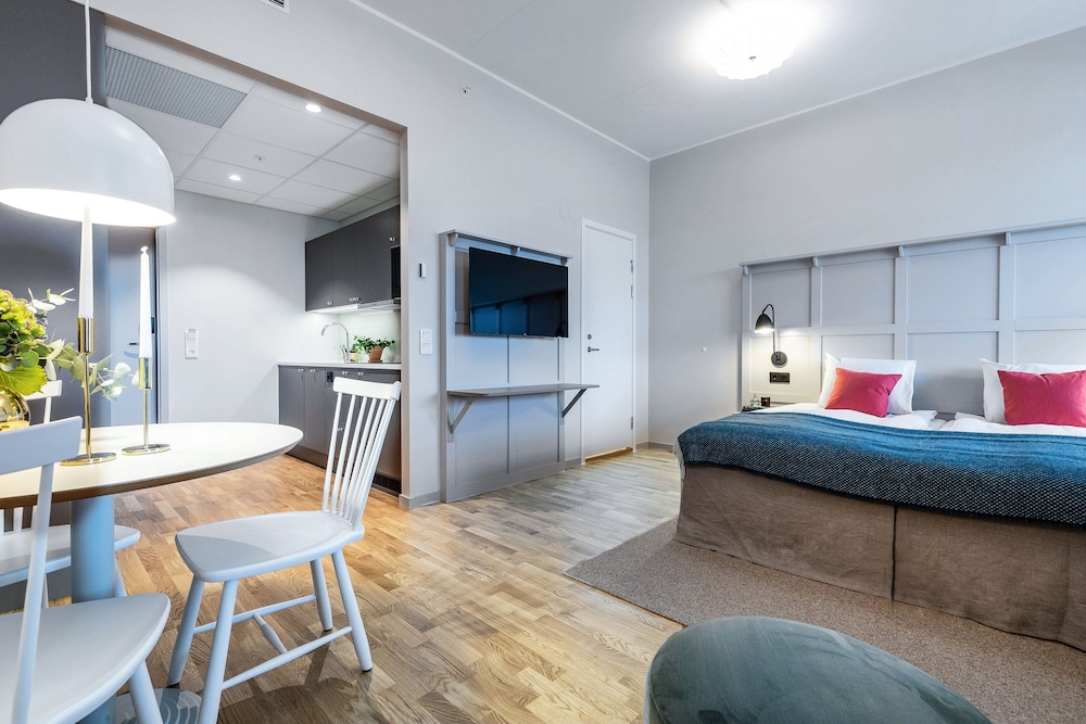 Biz Apartment Bromma 12/24