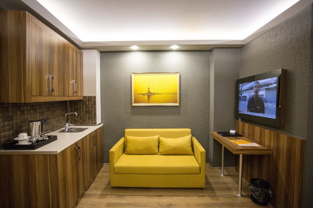 Beyond Style Hotel 10/68