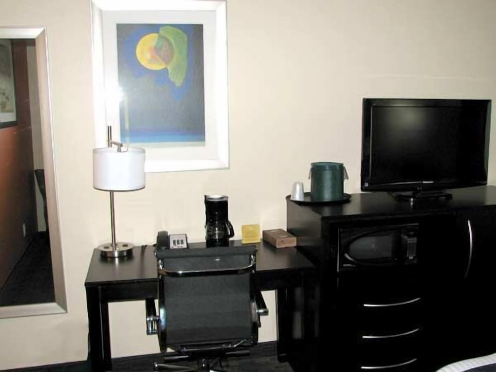 Cityview Inn And Suites 19/28