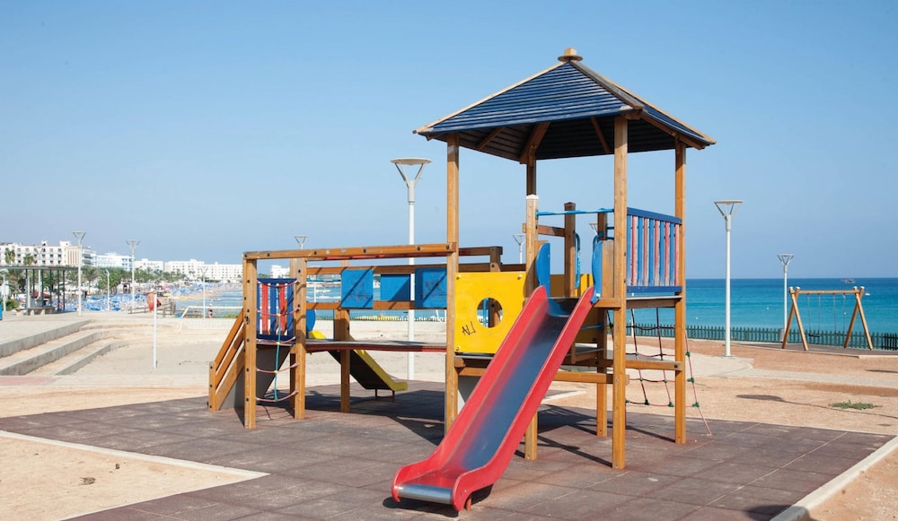 Silver Sands Beach Hotel 18/50