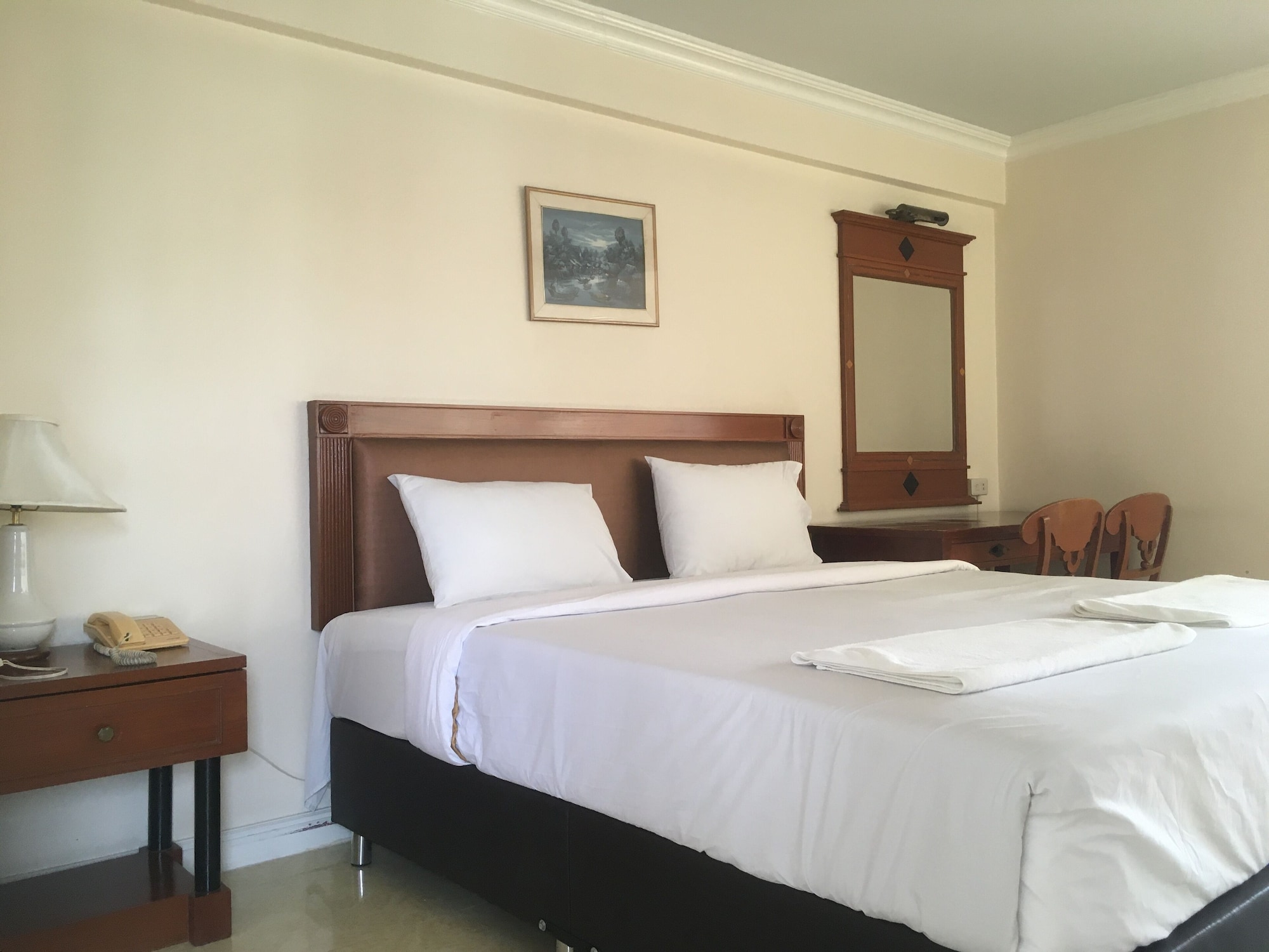 غرفة قياسية بسرير مزدوج، Jumbotel Bangkok 2/2