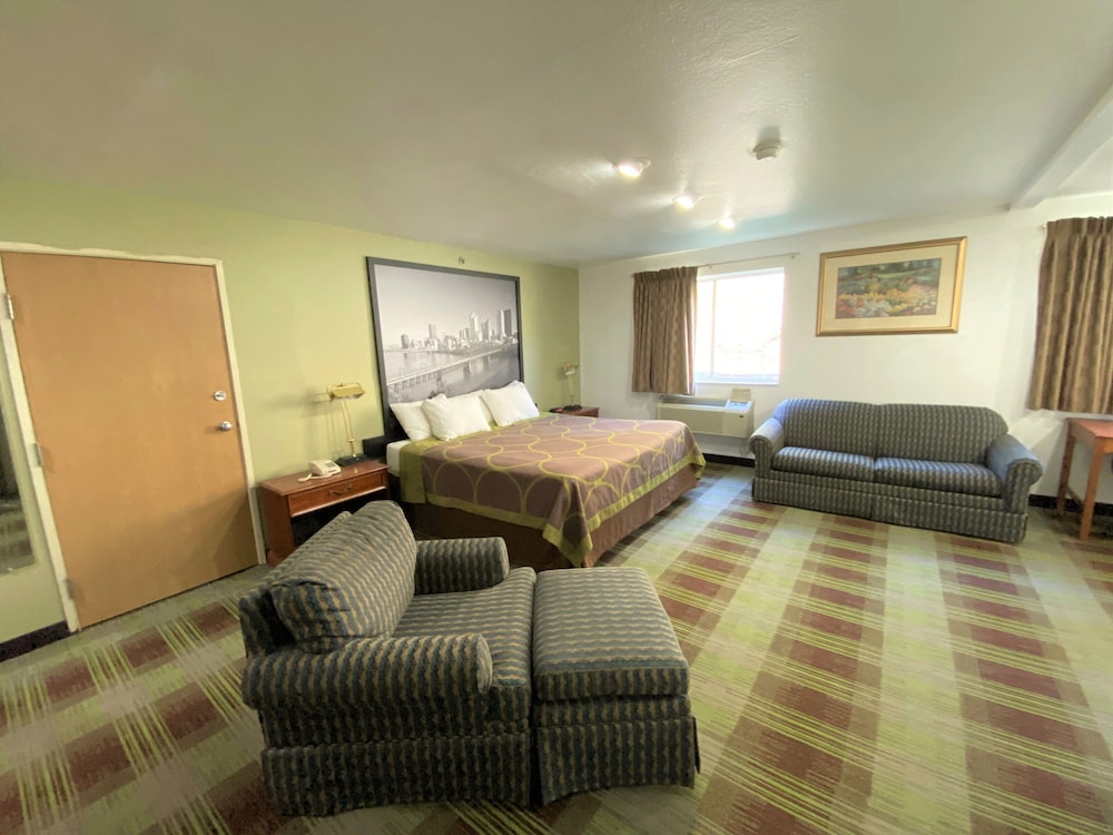 Super 8 by Wyndham Pittsburgh/Monroeville 37/47