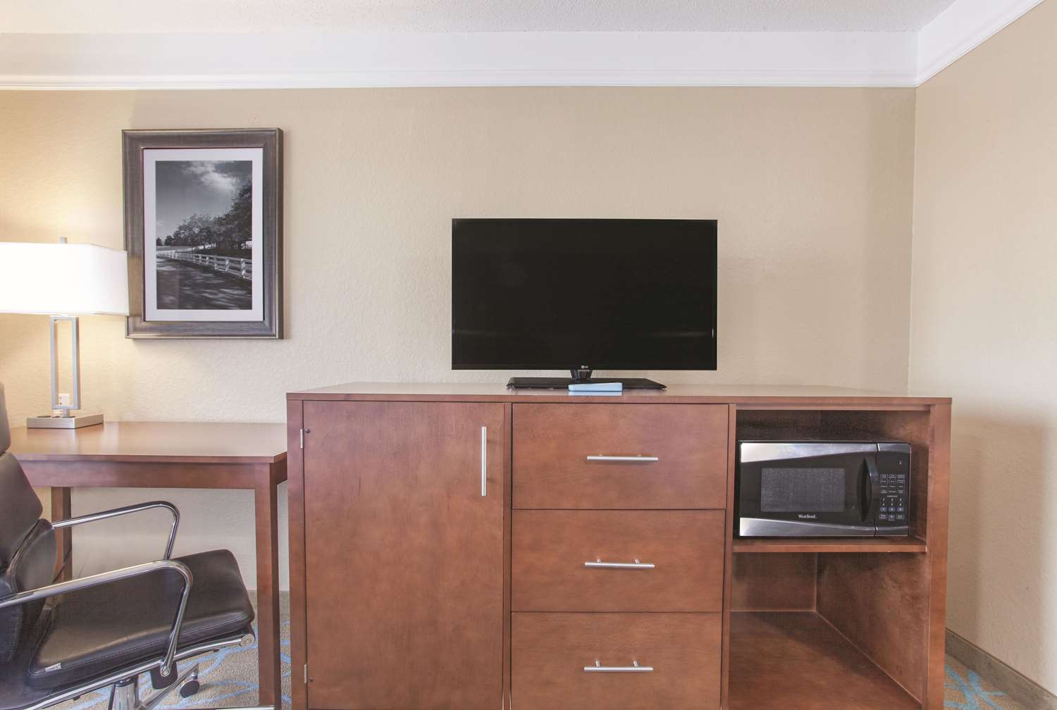 La Quinta Inn & Suites by Wyndham Elizabethtown 14/17