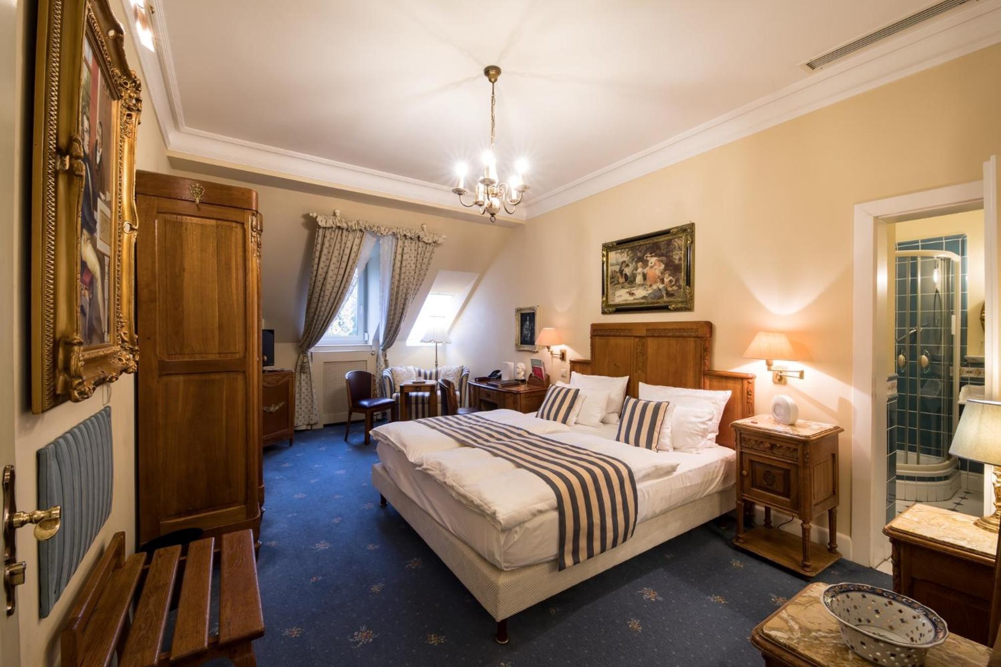 Room, Single