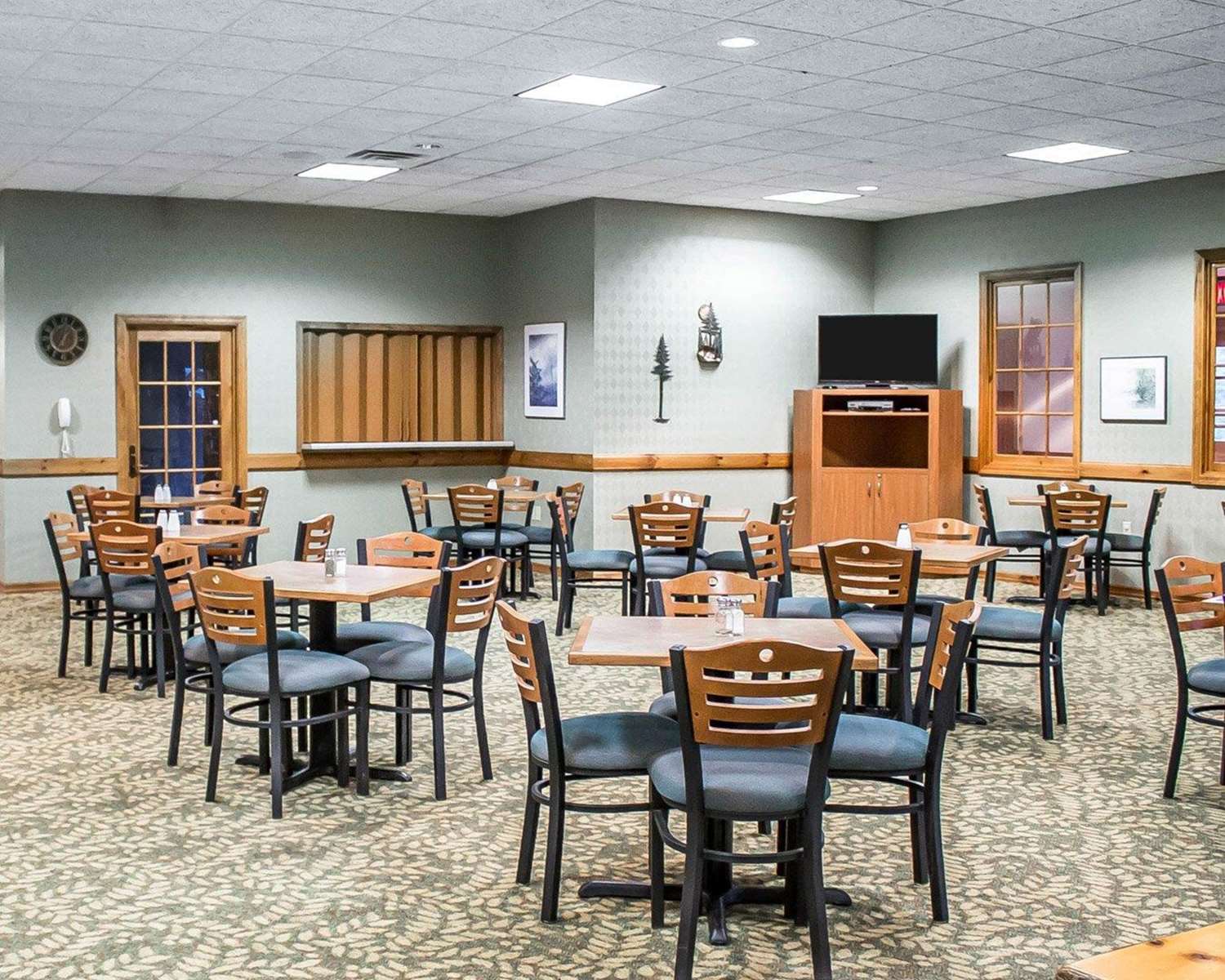 restaurant cafeteria
