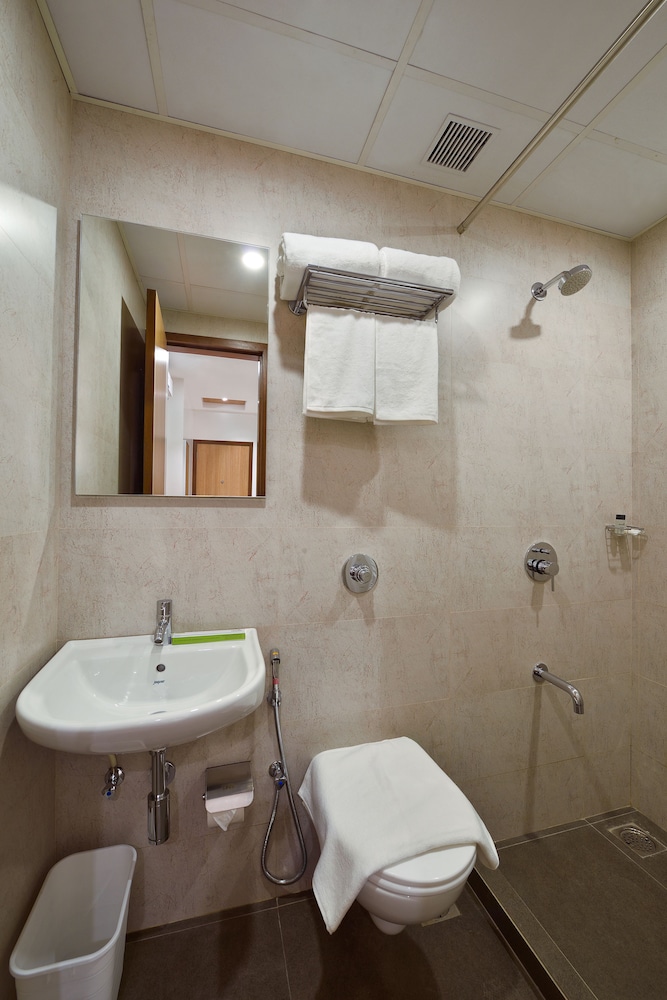 Hotel Leafio Mumbai 20/33
