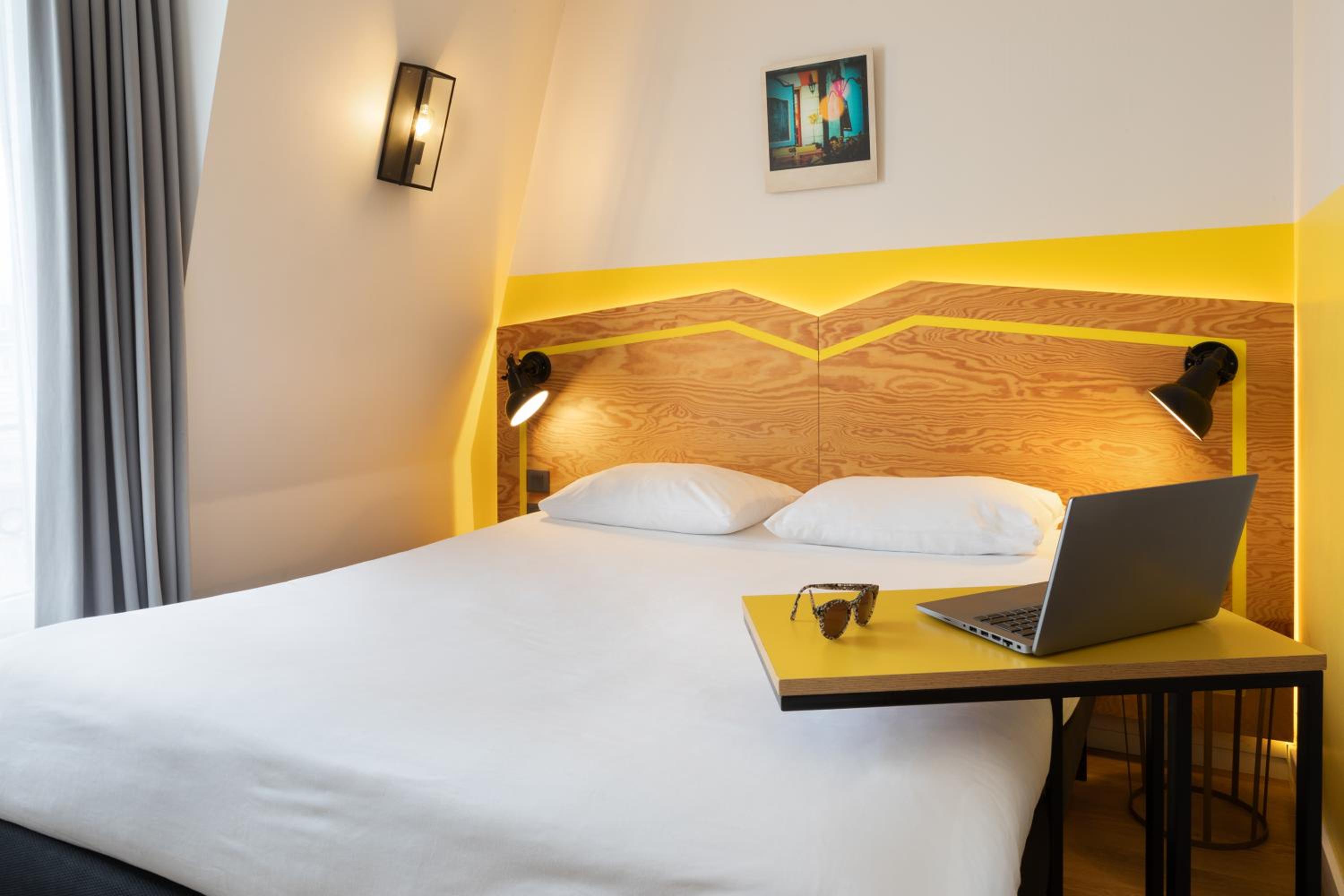 CONNECTING, FAMILY SUITE, STANDARD