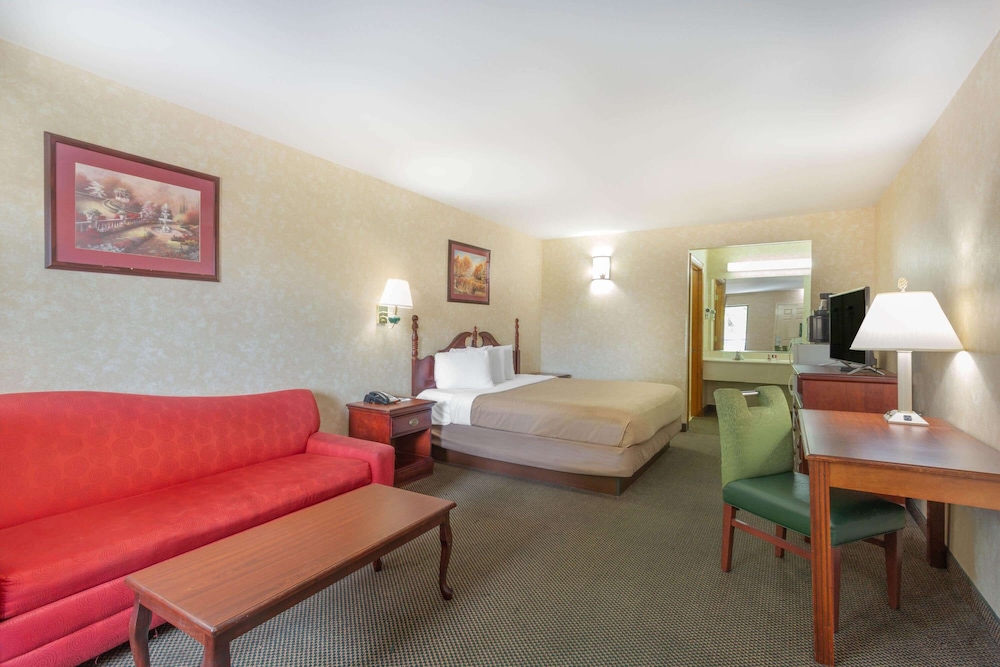 Brentwood Inn and Suites (ex. Americas Best Value Inn and Suites Glen Allen/Richmond) 26/42