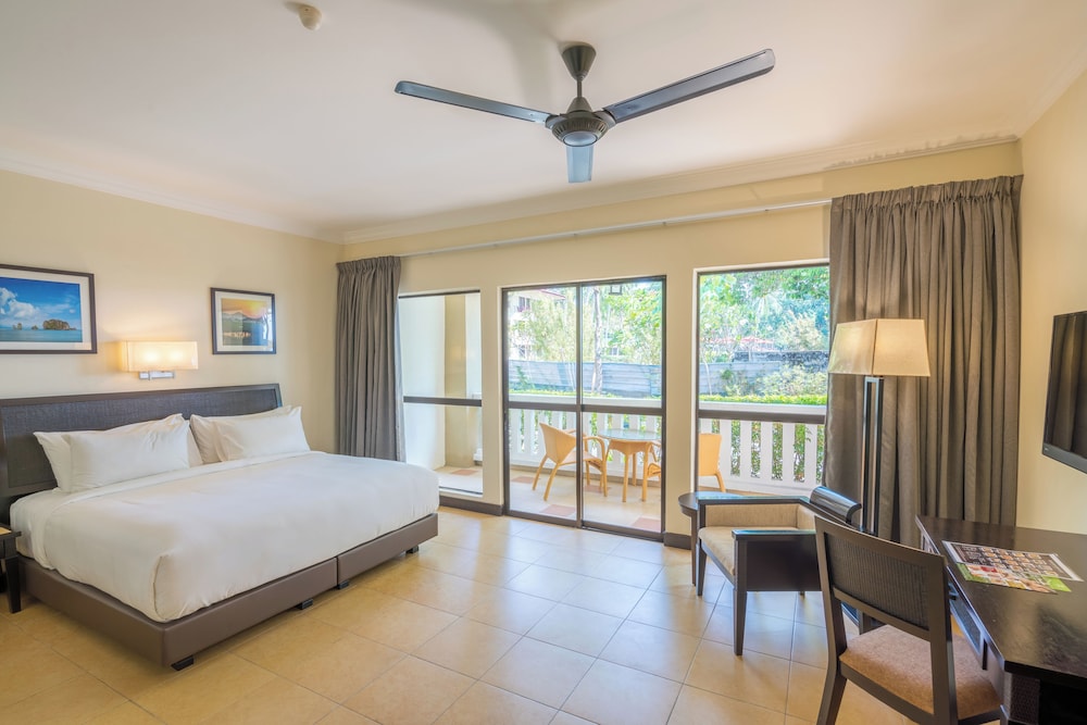 DELUXE, DOUBLE BED, GARDEN VIEW, BALCONY