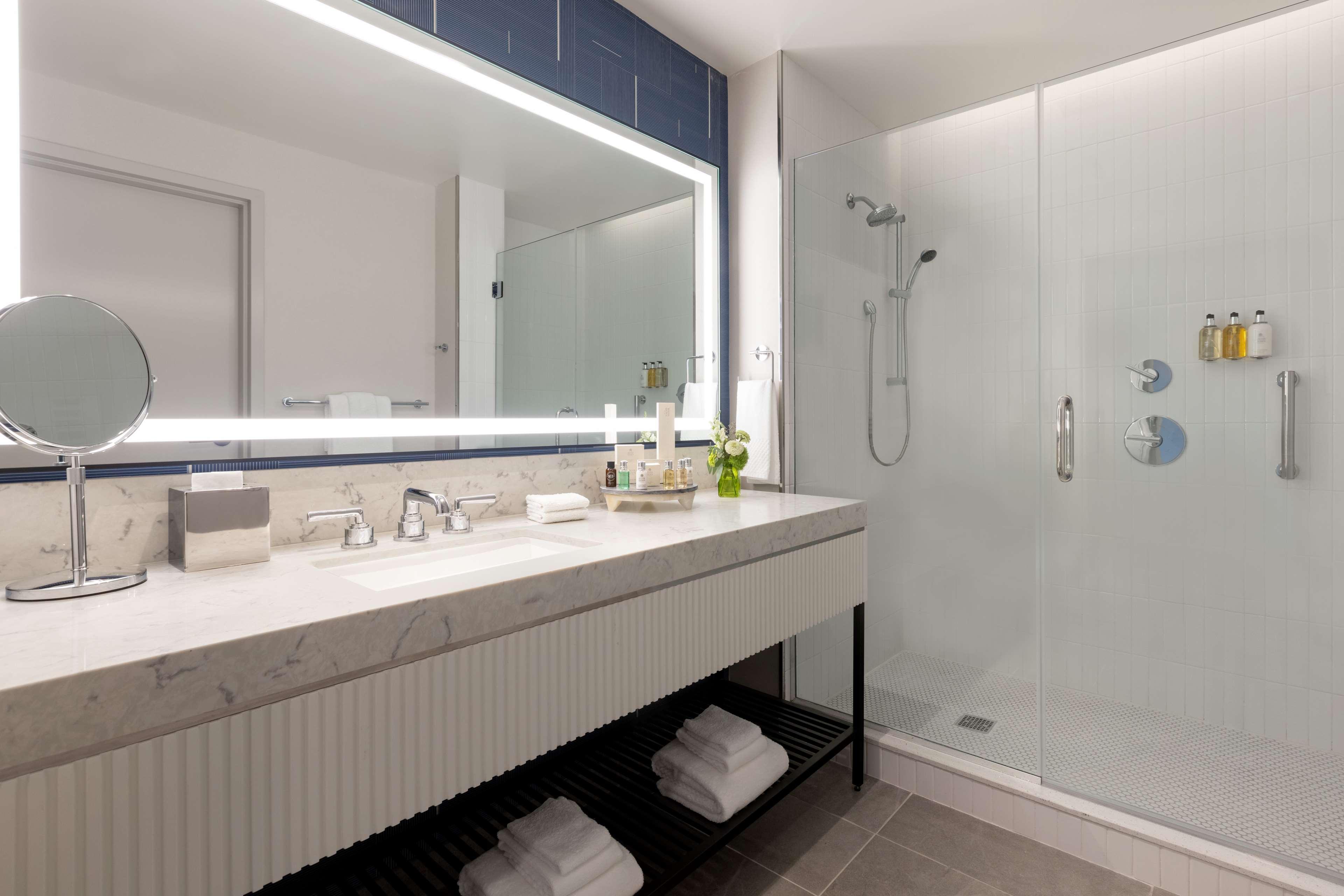1 BEDROOM, RESERVE, SUITE, KING BED