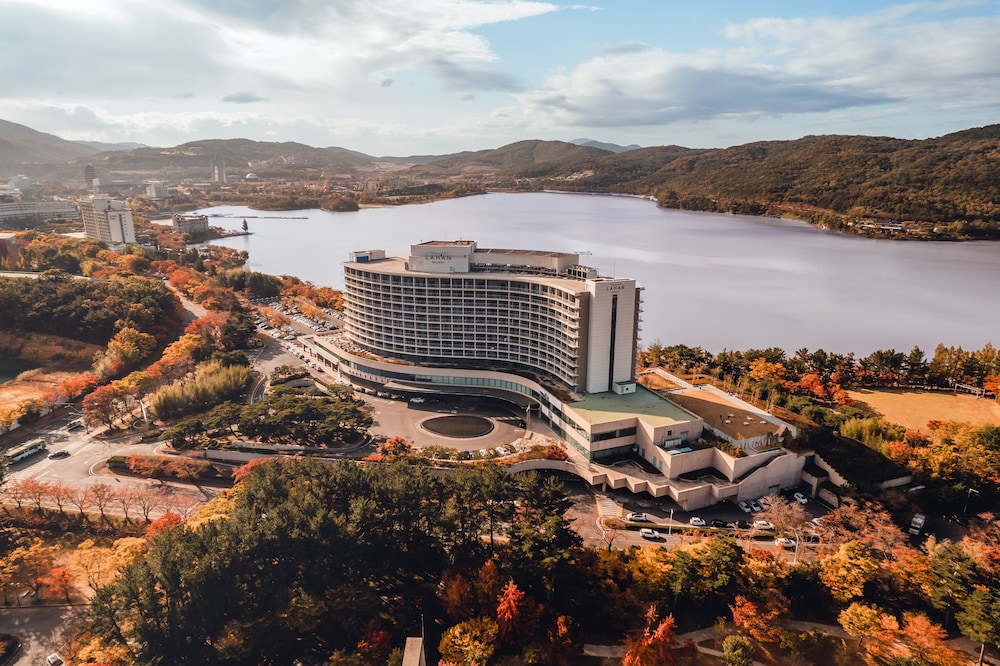 Lahan Select Gyeongju 6/66