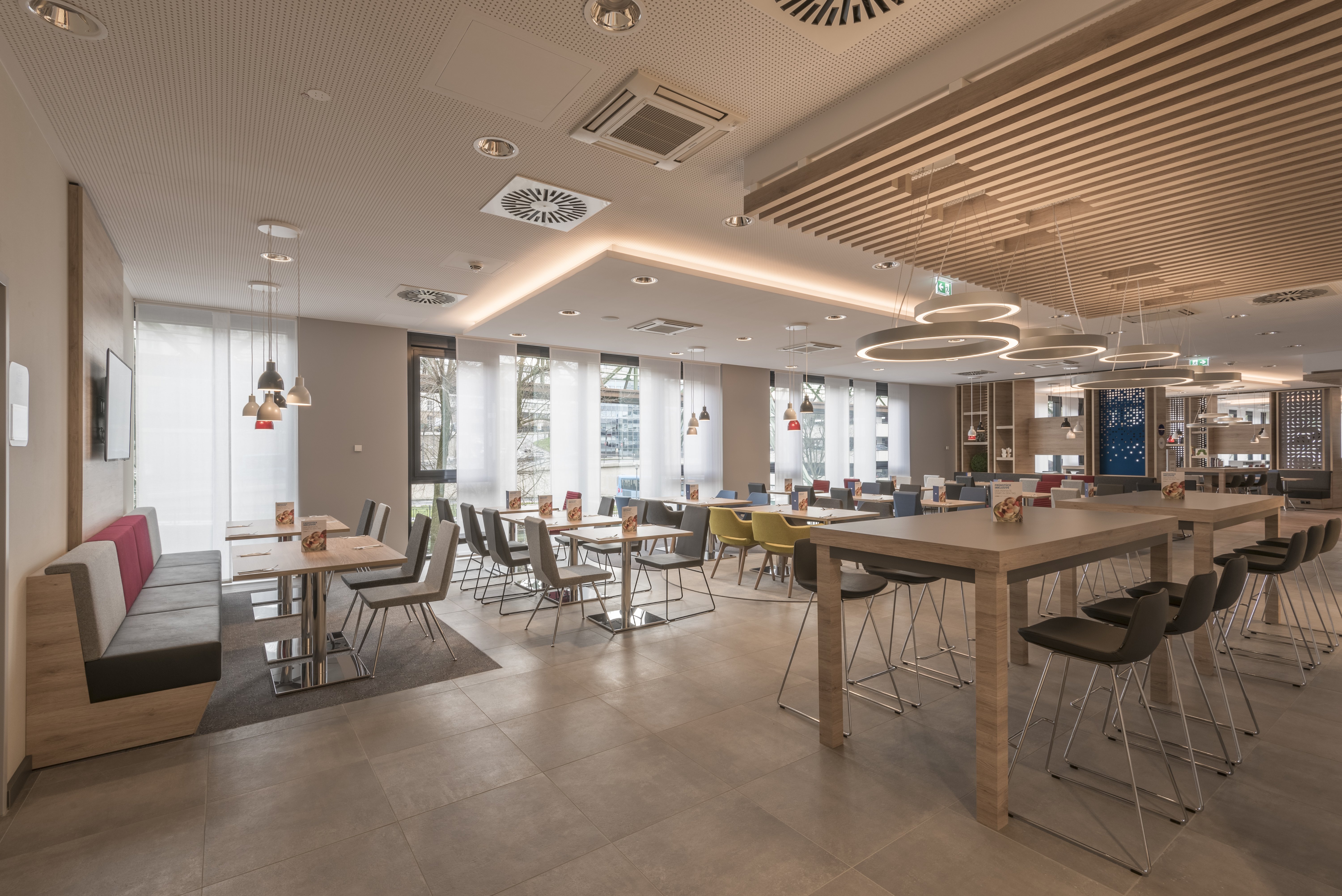 Holiday Inn Express Wuppertal Hauptbahnhof 38/58