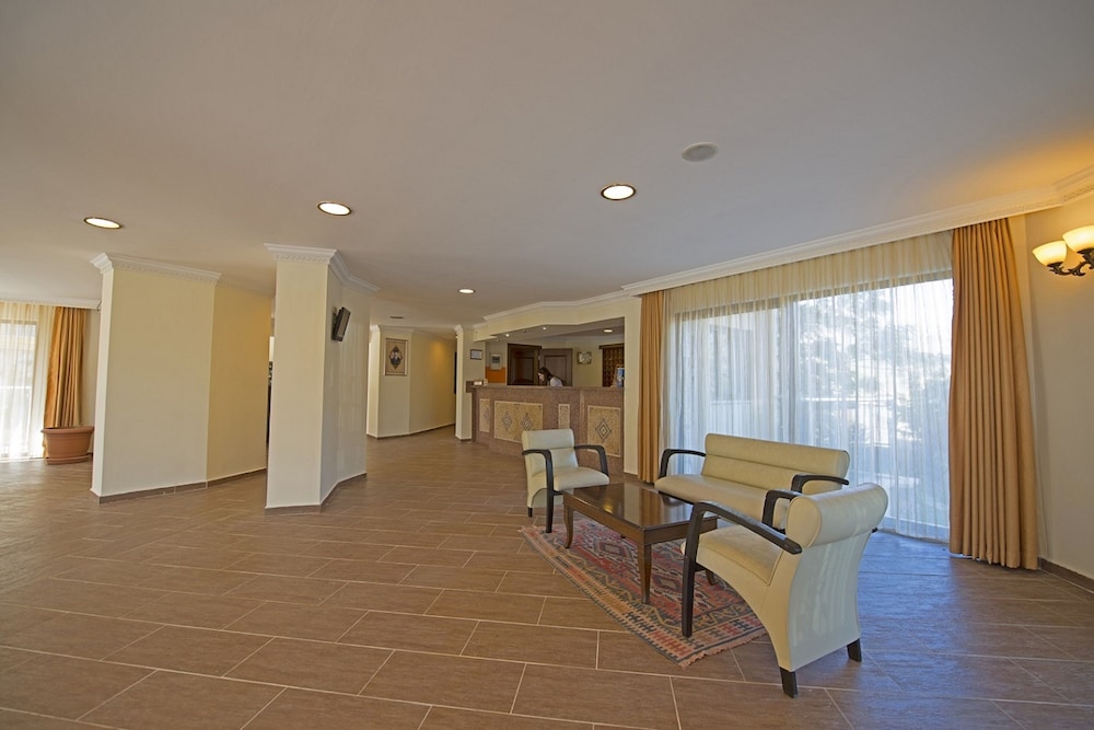 Adaburnu Golmar Hotel 12/44
