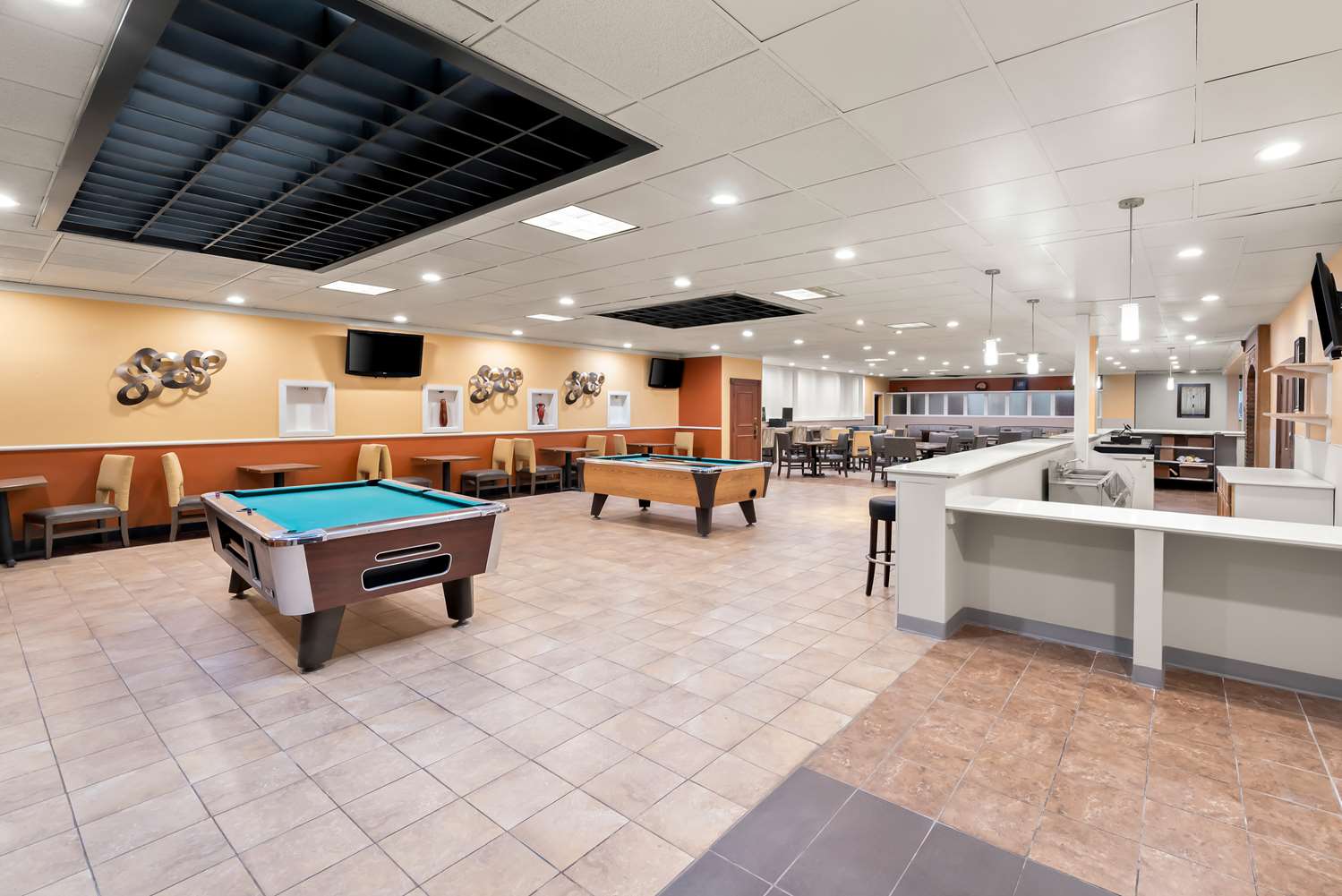 Clarion Inn & Suites and Convention Center 2/29