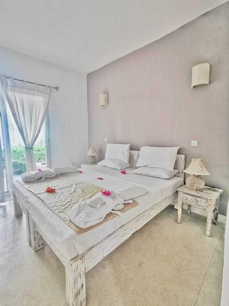 Life Resort St.Thomas Royal Palm 15/50