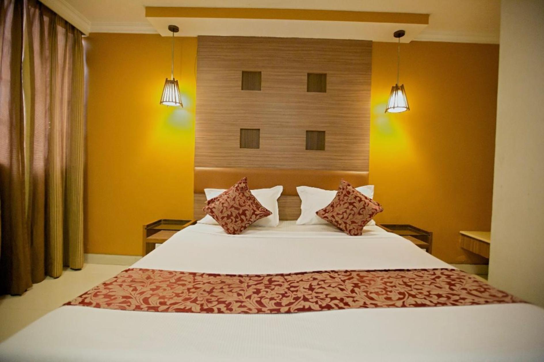 Hotel Maneck Residency 13/25
