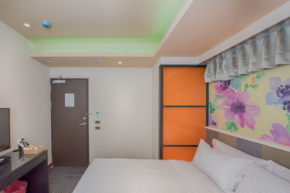 Macchi Hotel 16/38