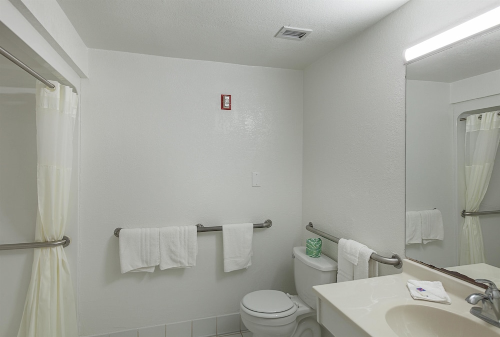 Motel6 Bedford, TX - Fort Worth 36/38