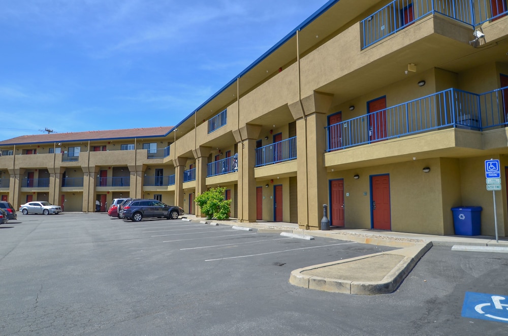 Ocean Pacific Lodge 4/40