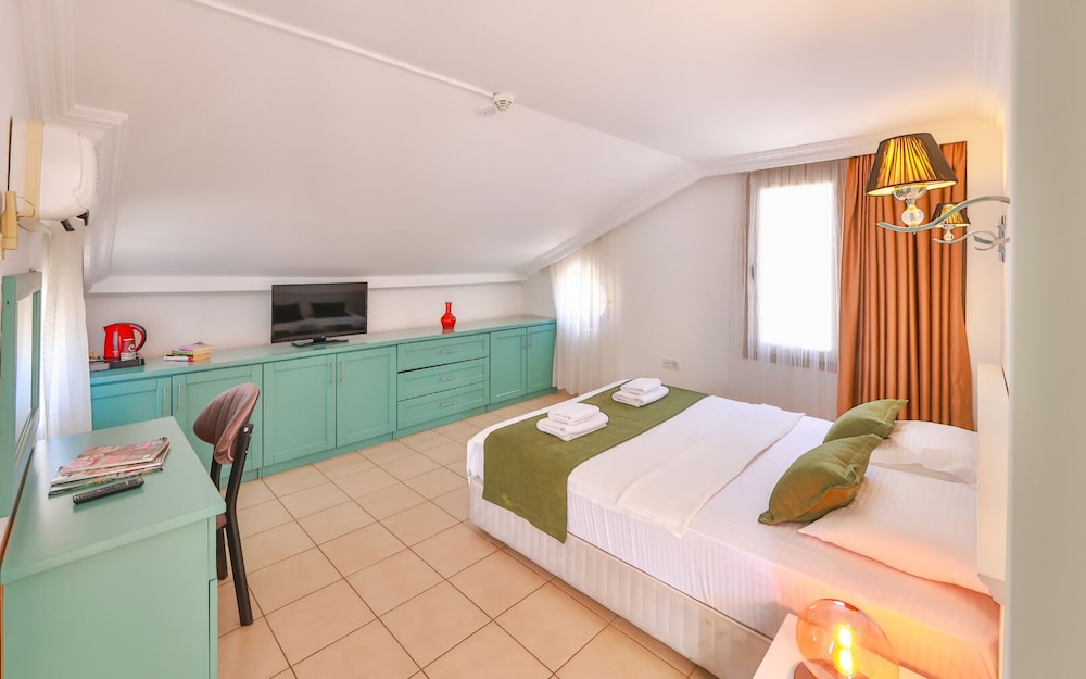 Kuluhana Hotel 18/50