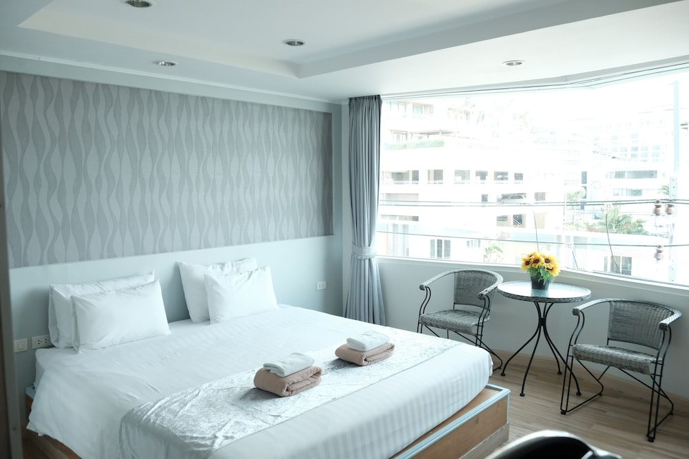 The Beach Front Resort Pattaya 38/87
