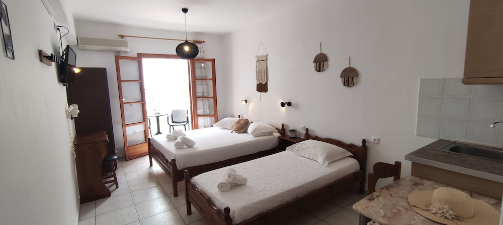 Kapetanos Rooms 28/50